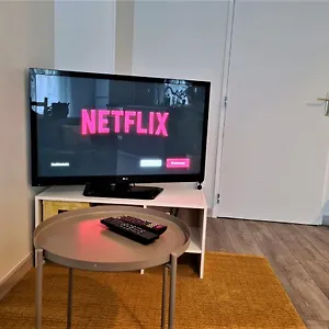 https://grand-studio-lyon-villeurbanne-proche-metro-wifi.hotels-rhonealpes.com